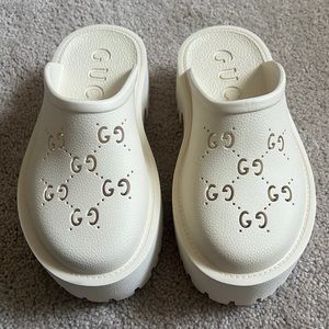 WOMEN'S PLATFORM PERFORATED G SANDAL